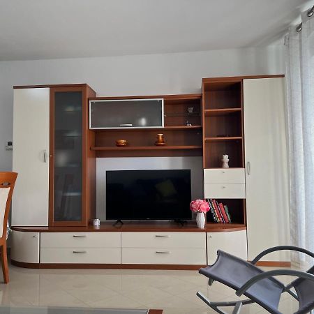 Appartement Apartman Ruza à Pula Extérieur photo