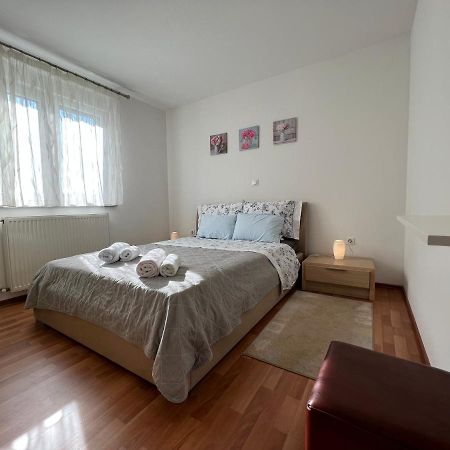 Appartement Apartman Ruza à Pula Extérieur photo